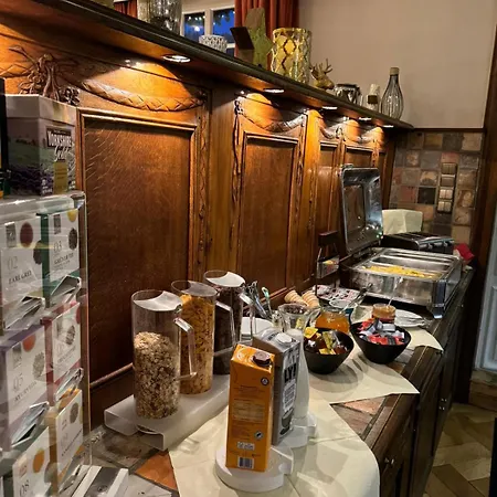 Horchem Hotel-restaurant-café-bar Montjoie