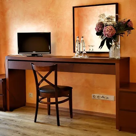 מלון Horchem Hotel-restaurant-cafe-bar 3*