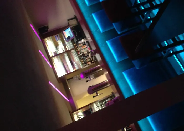 霍岑酒店-餐厅-咖啡厅-酒吧 酒店 蒙绍